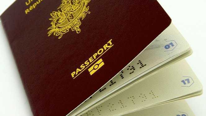 alt="Pourquoi faire traduire des documents officiels : traduction assermentée pour démarches administratives, juridiques et internationales"