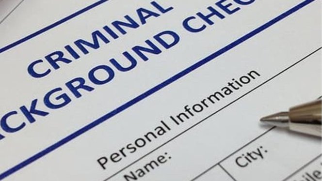 alt="Comment faire traduire mon extrait de casier judiciaire en anglais : traduction assermentée pour visa, immigration et démarches administratives internationales"