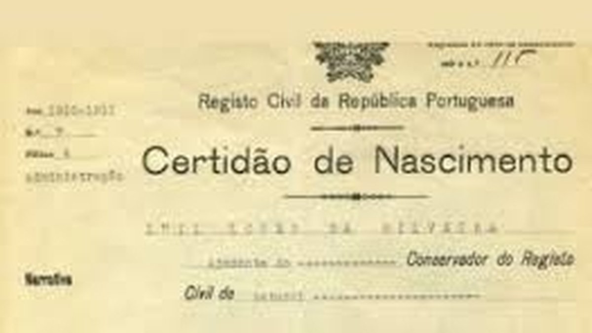 alt="Comment faire traduire mon acte de naissance portugais en français : traduction assermentée pour nationalité, mariage et démarches administratives en France"