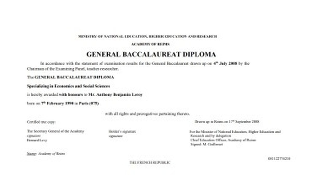 alt="Comment faire traduire mon diplôme en anglais : traduction assermentée pour études, équivalence, emploi et démarches internationales"