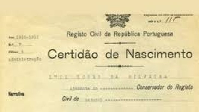 alt="Comment faire traduire mon acte de naissance portugais en français : traduction assermentée pour nationalité, mariage et démarches administratives en France"
