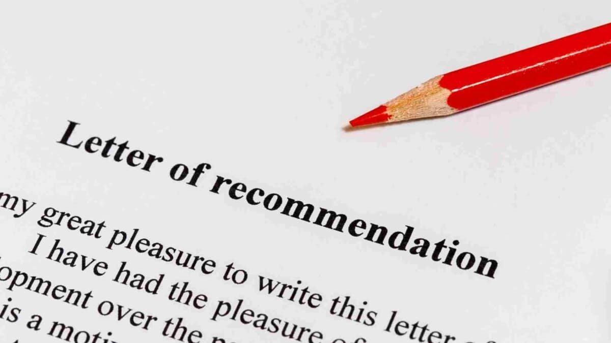 alt="Comment faire traduire une lettre de recommandation : traduction assermentée pour études, emploi et démarches internationales"