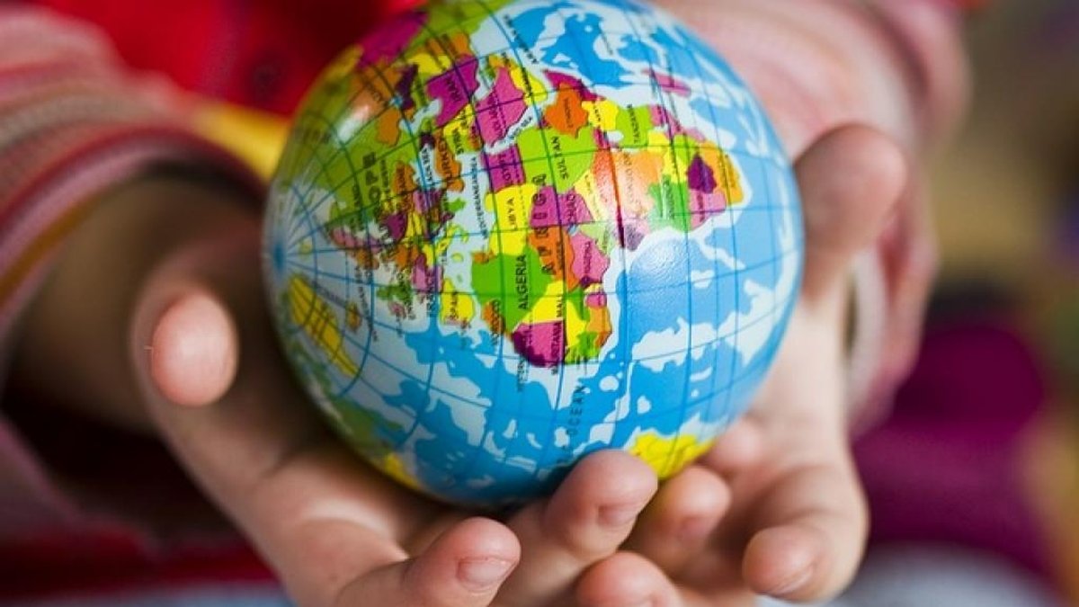 alt="Adoption à l'étranger : quels documents traduire pour constituer un dossier conforme aux exigences des autorités internationales"