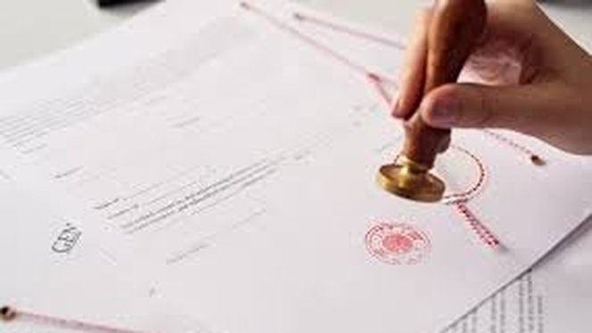 alt="Comment trouver un traducteur assermenté en anglais pour la traduction officielle de documents administratifs et juridiques"