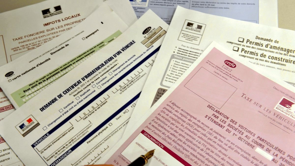 alt="Comment procéder à la traduction de documents administratifs : traduction assermentée pour démarches officielles en France et à l'étranger"